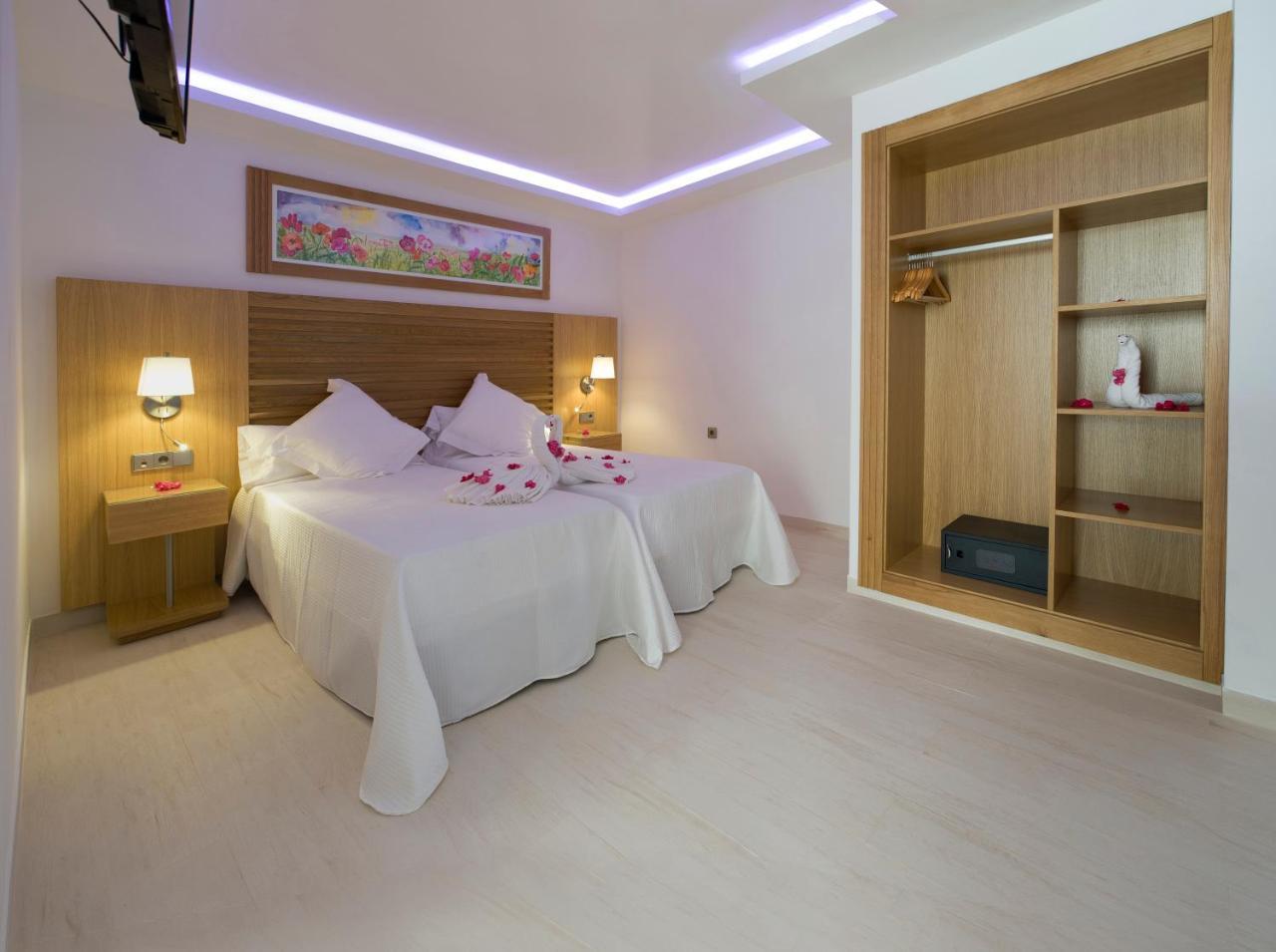 My Way Luxury Ibiza Studio - Ab Group Playa d'en Bossa Exteriör bild